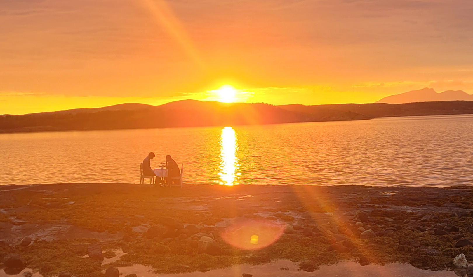 Romantisk solnedgang ved Brønnøysnd