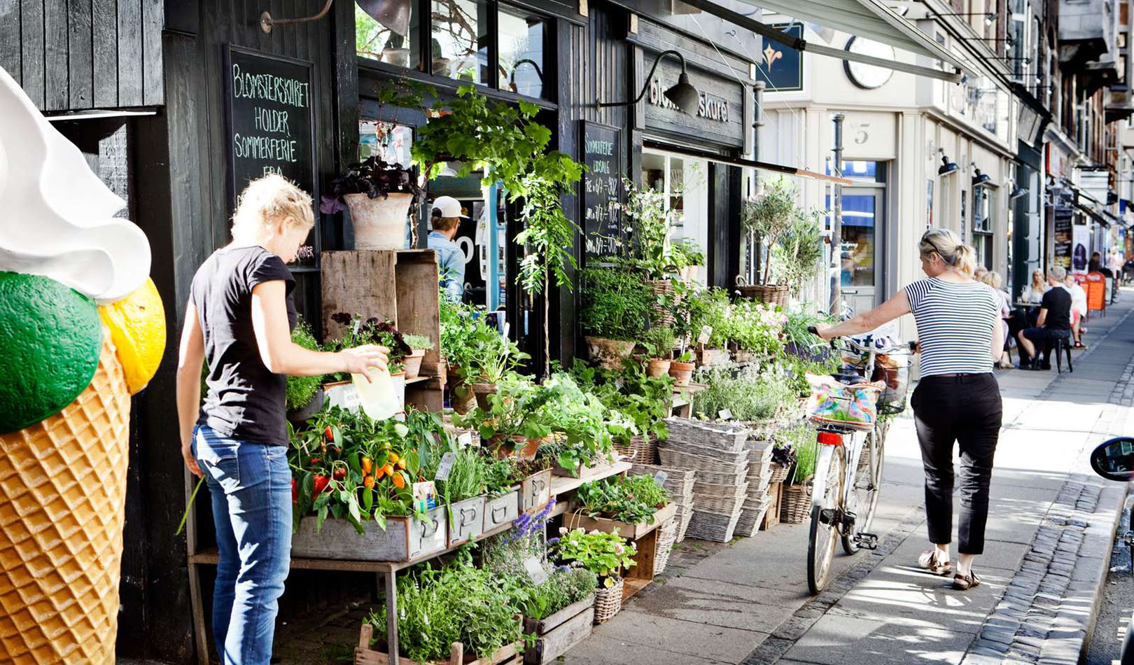  Nice street for shopping in Copenhagen, between Vesterbro and Frederiksberg. 