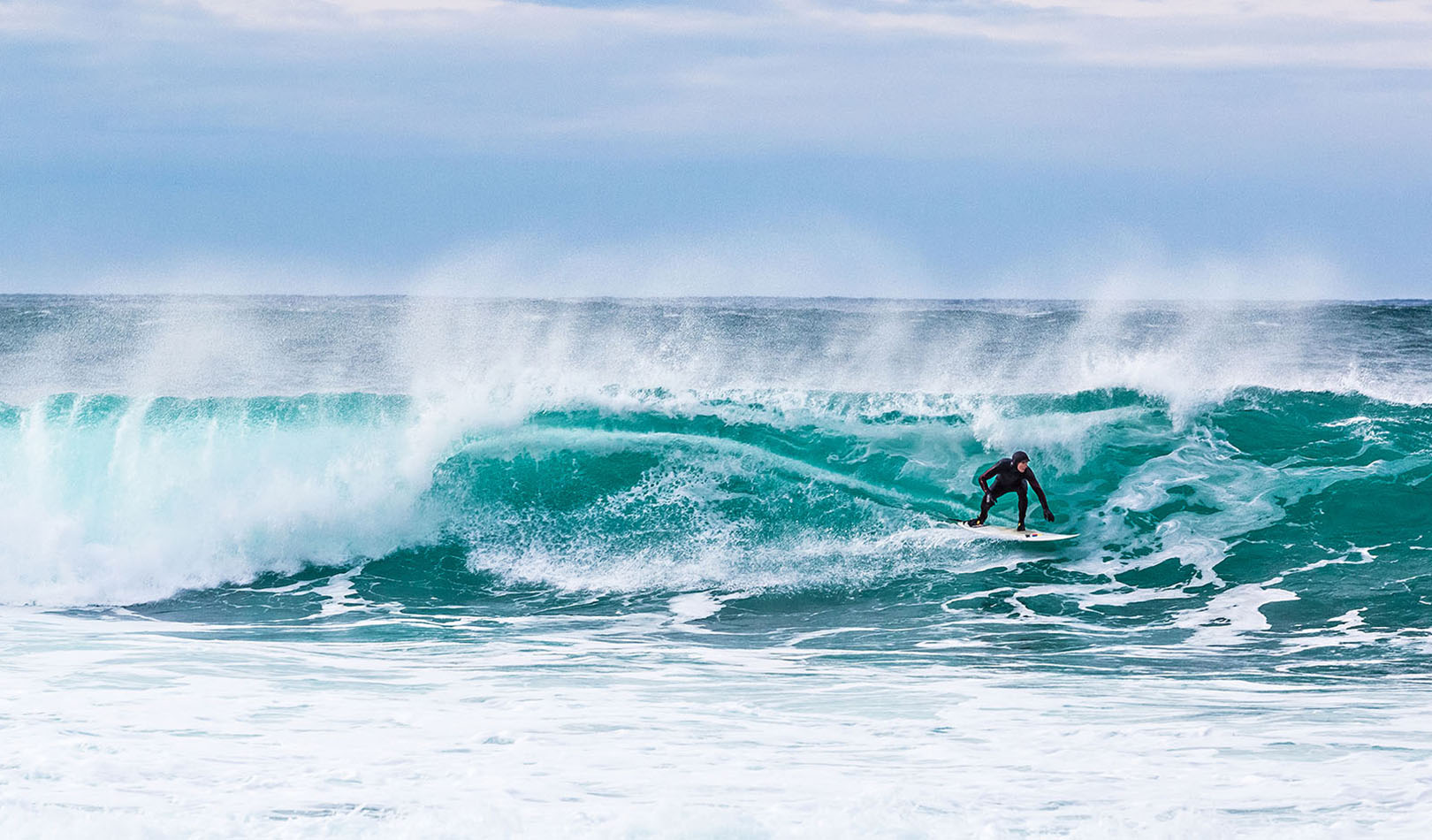 Surfing i Lofoten. Surfing in London. 