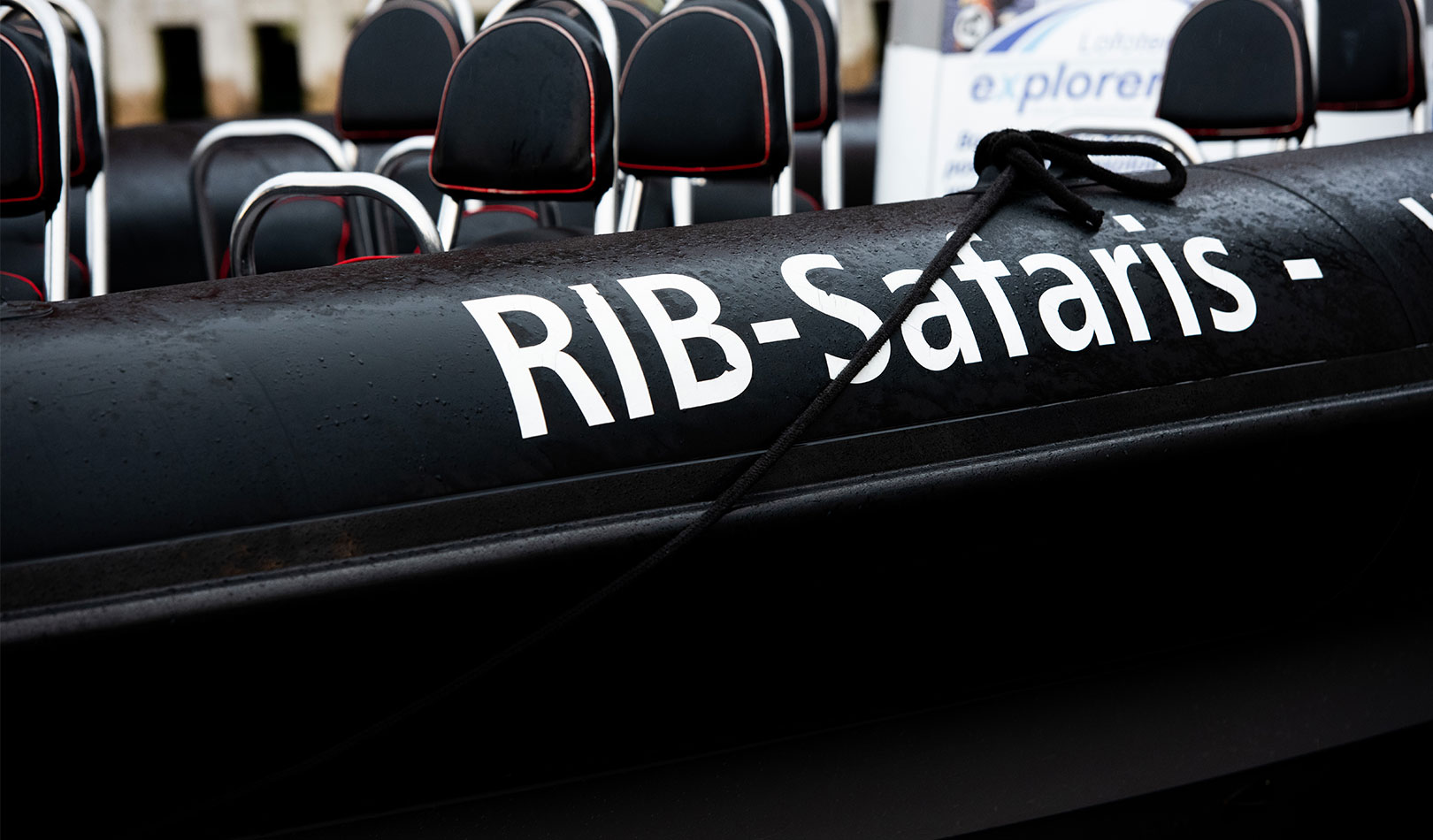 Rib-båt