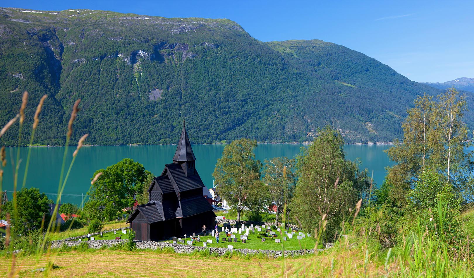 Urnes Stavkirke, Sogn