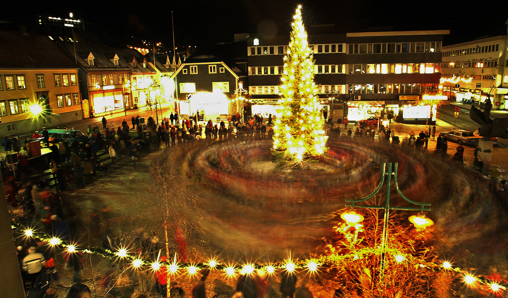 Walk around the Christmas Tree