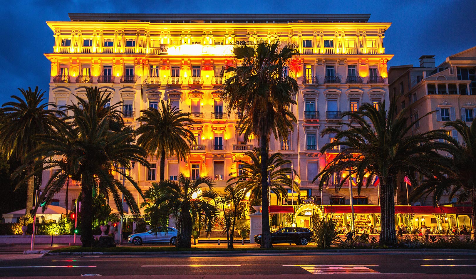 Nice by night