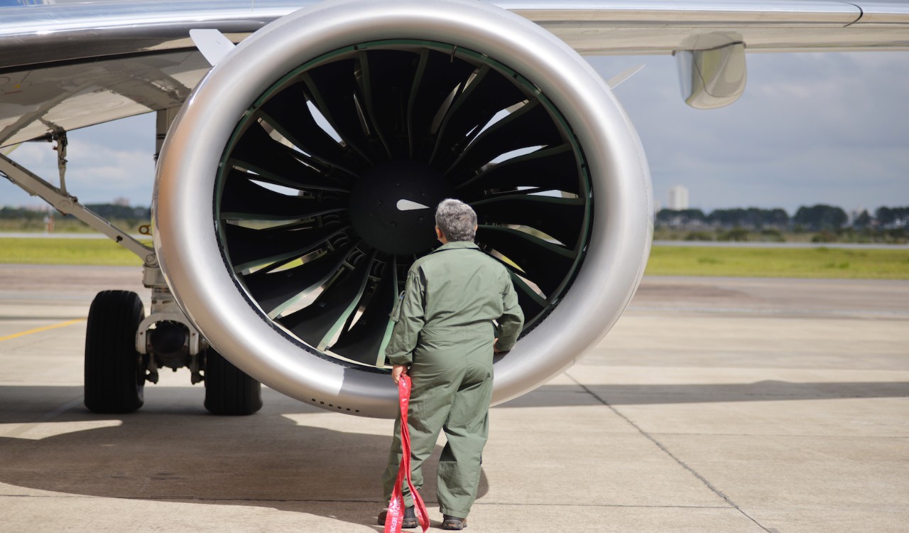 E2 er en helt ny type jetfly med både aerodynamiske og teknologiske forbedringer som gir mindre miljøbelastning, mer komfort – og mer interaktivitet.