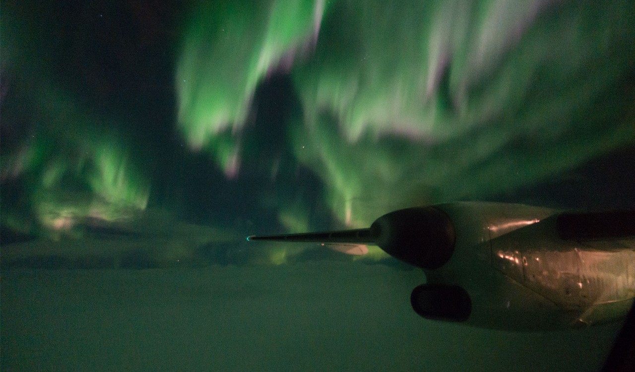 Nordlys sett fra fly