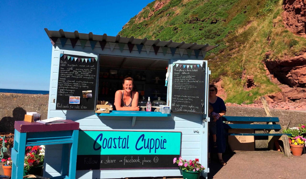 Utendørskafeen Coastal Cuppie i fiskelandsbyen Pennan i Skottland