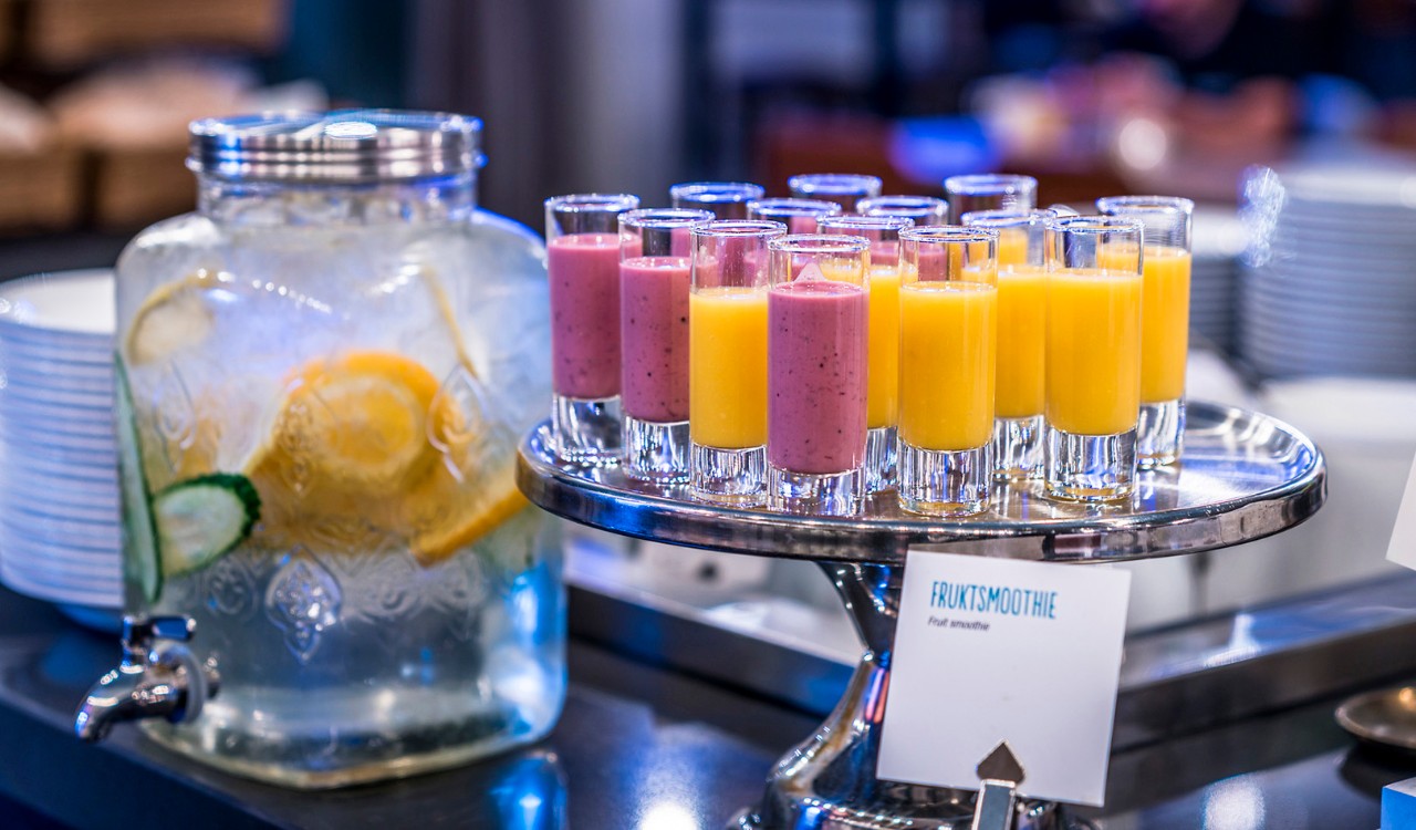 Smoothie på frokostbuffeten på Scandic i Bergen. Smoothies for breakfast at  Scandic Hotel in Bergen.