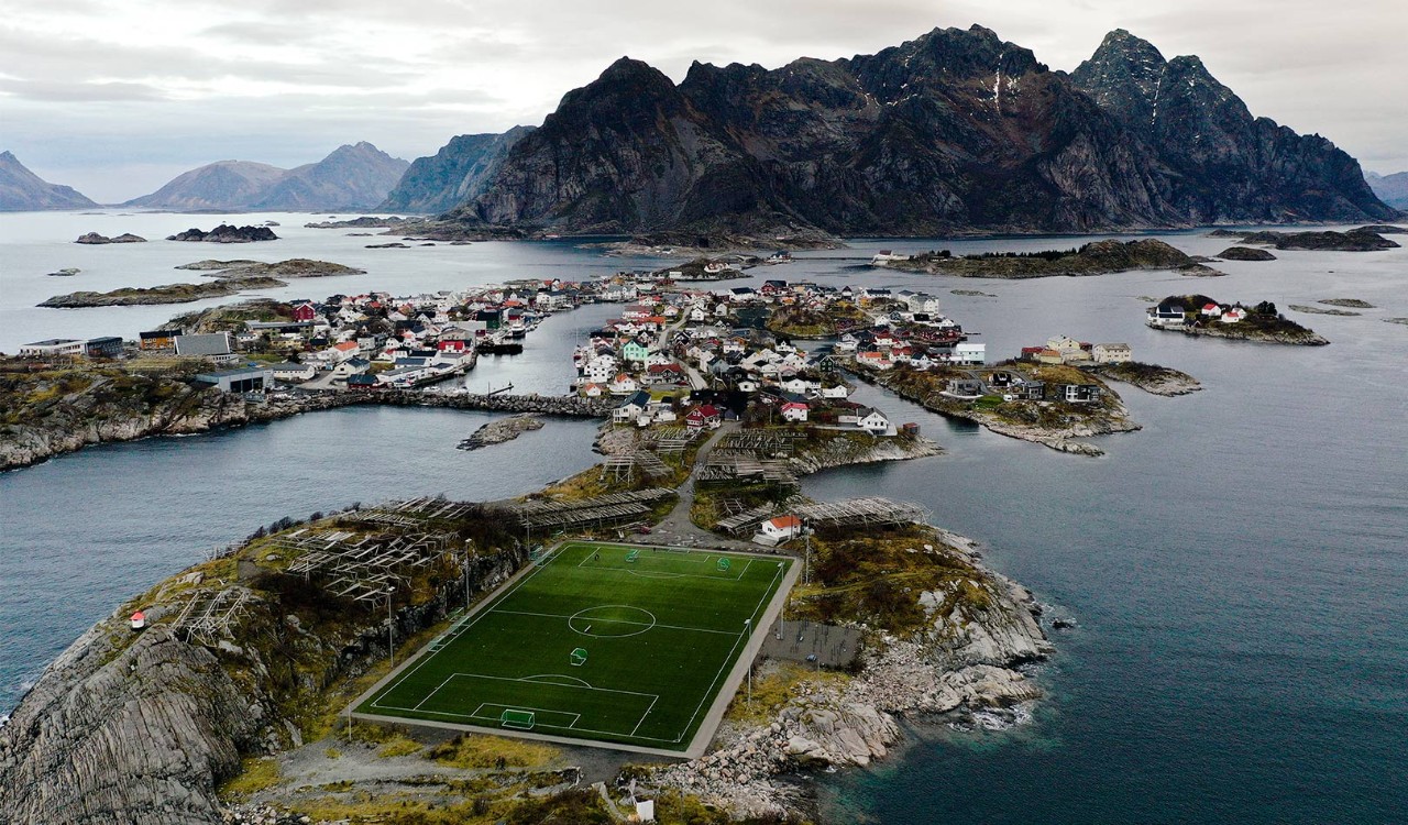 Fatballbanen i Henningsvær