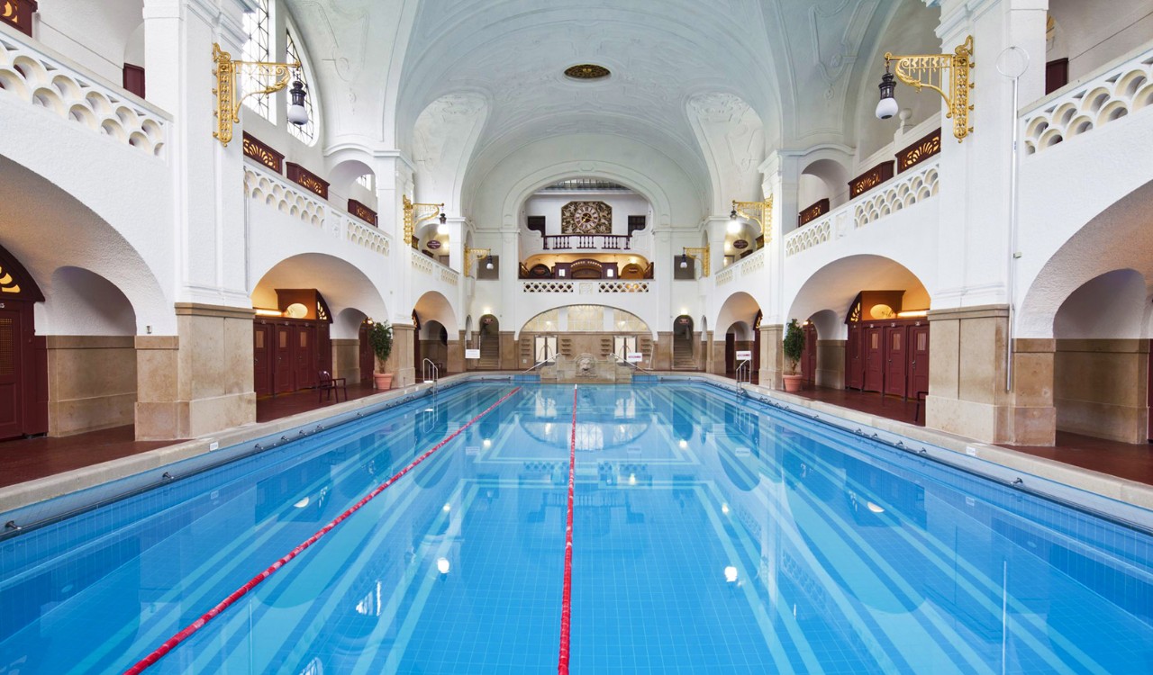 Svømmehall i Müller’schen folkebad, München. Swimming hall in Müller’schen public bath, Munich.
