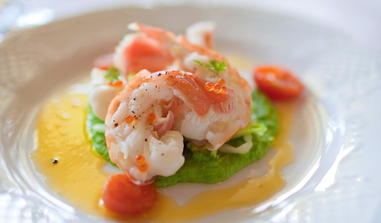Tallerken med skalldyr. Plate with seafood. 