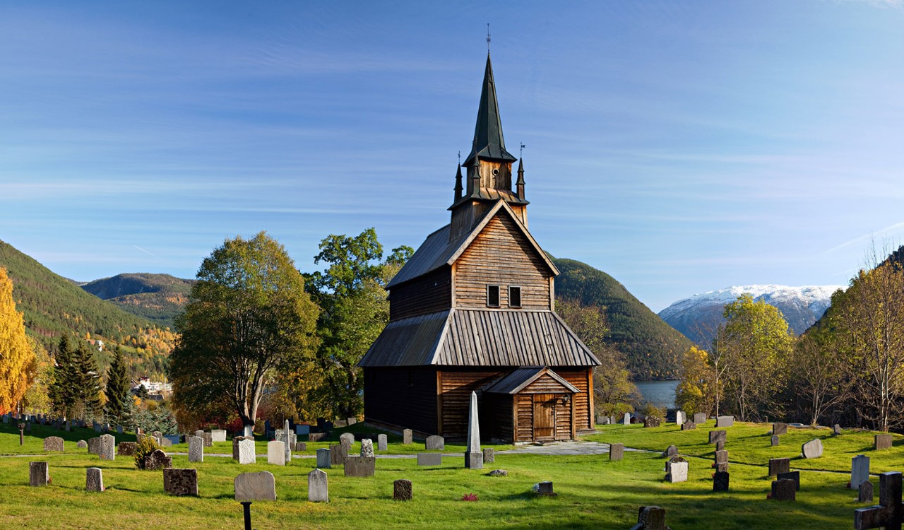 Kaupanger stavkirke - vikingarven puster deg i nakken, Kaupanger Stave Church was built in the mid-12th century