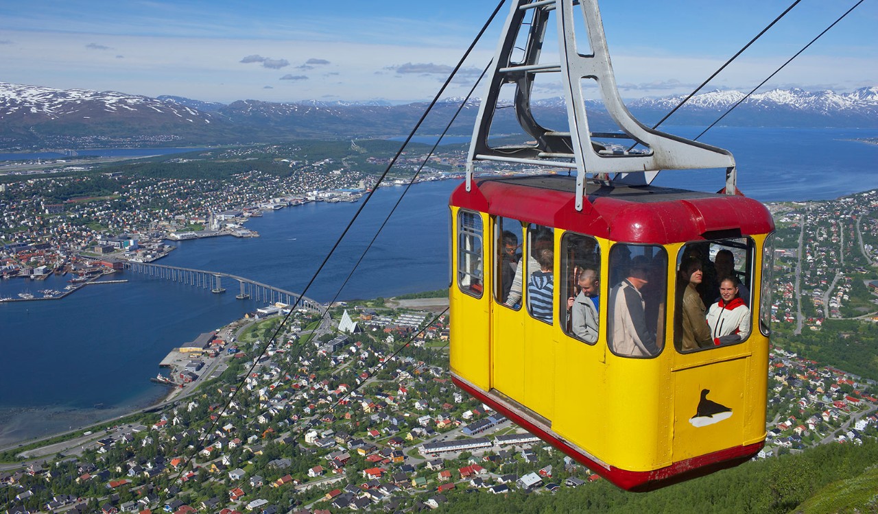 Fjellheis over Tromsø og omegn. Cable car above Tromsø and the surroundings.